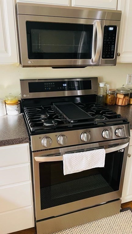 60 Village Dr, Quincy