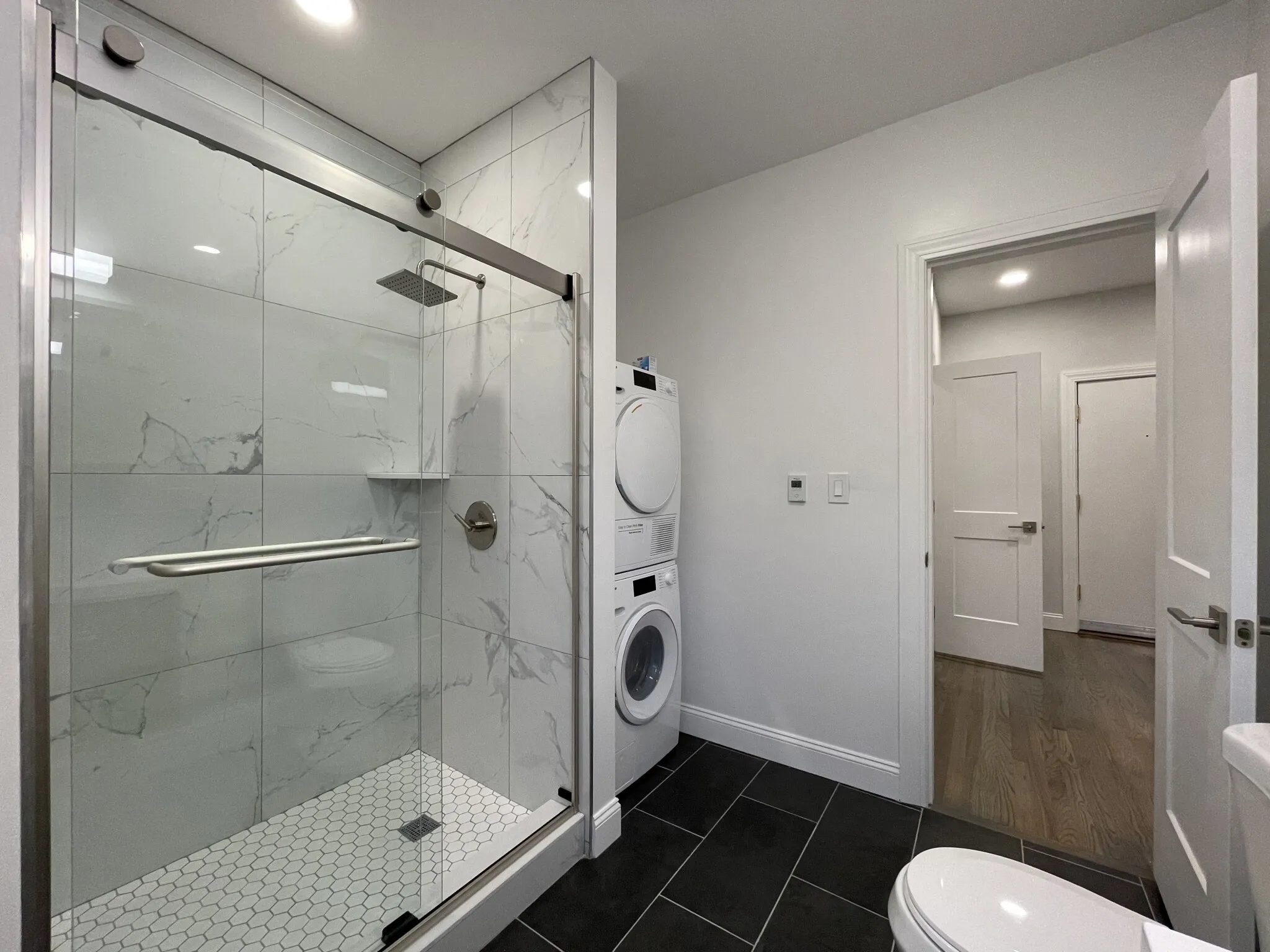 106 Queensberry St, Fenway