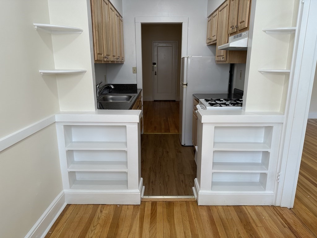 24 Concord Ave, Harvard Square