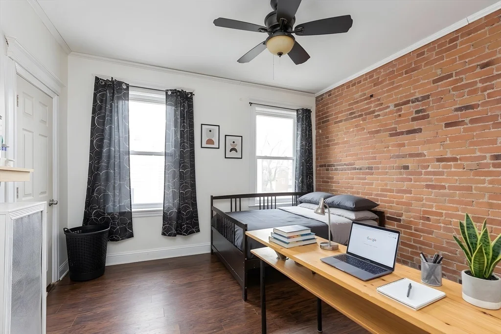 21 Royal St, Allston