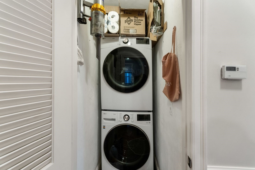 192 W 6th St, South Boston