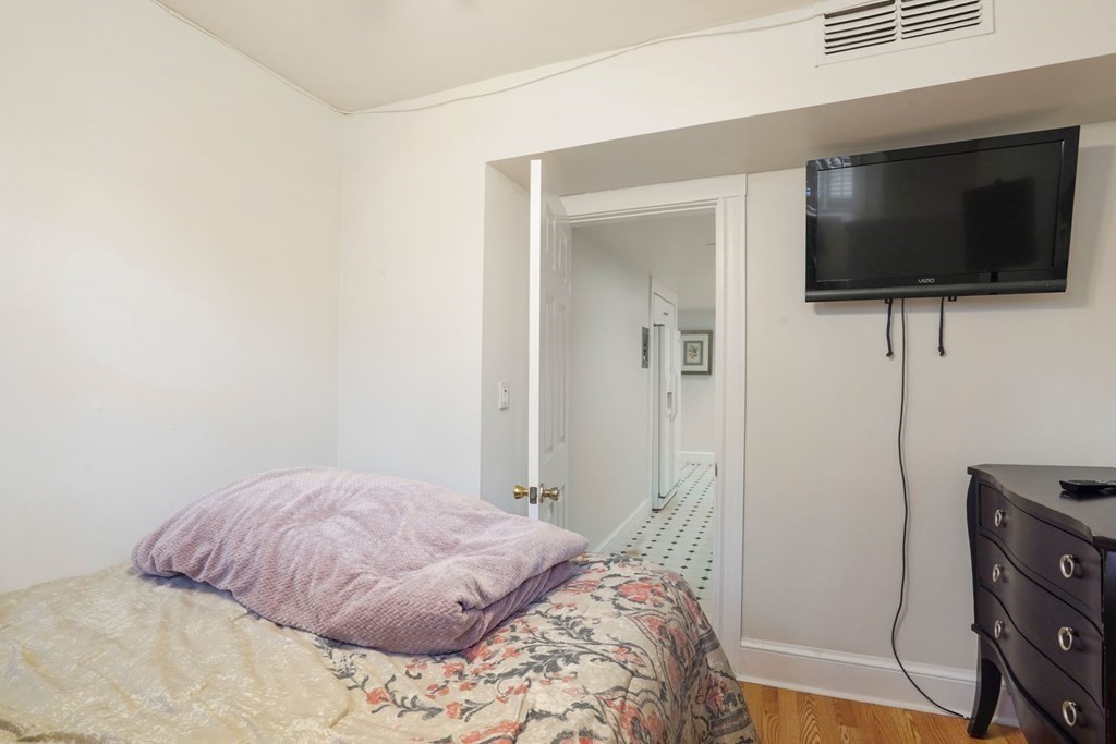 296 Marlborough St, Back Bay