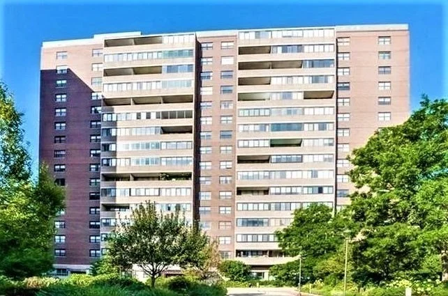 2 Hawthorne Pl, West End