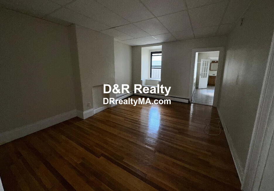 179 1/2 Harvard St, The Port