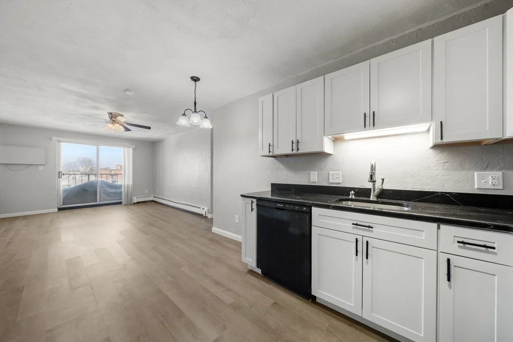 22 Irving St, Glendale