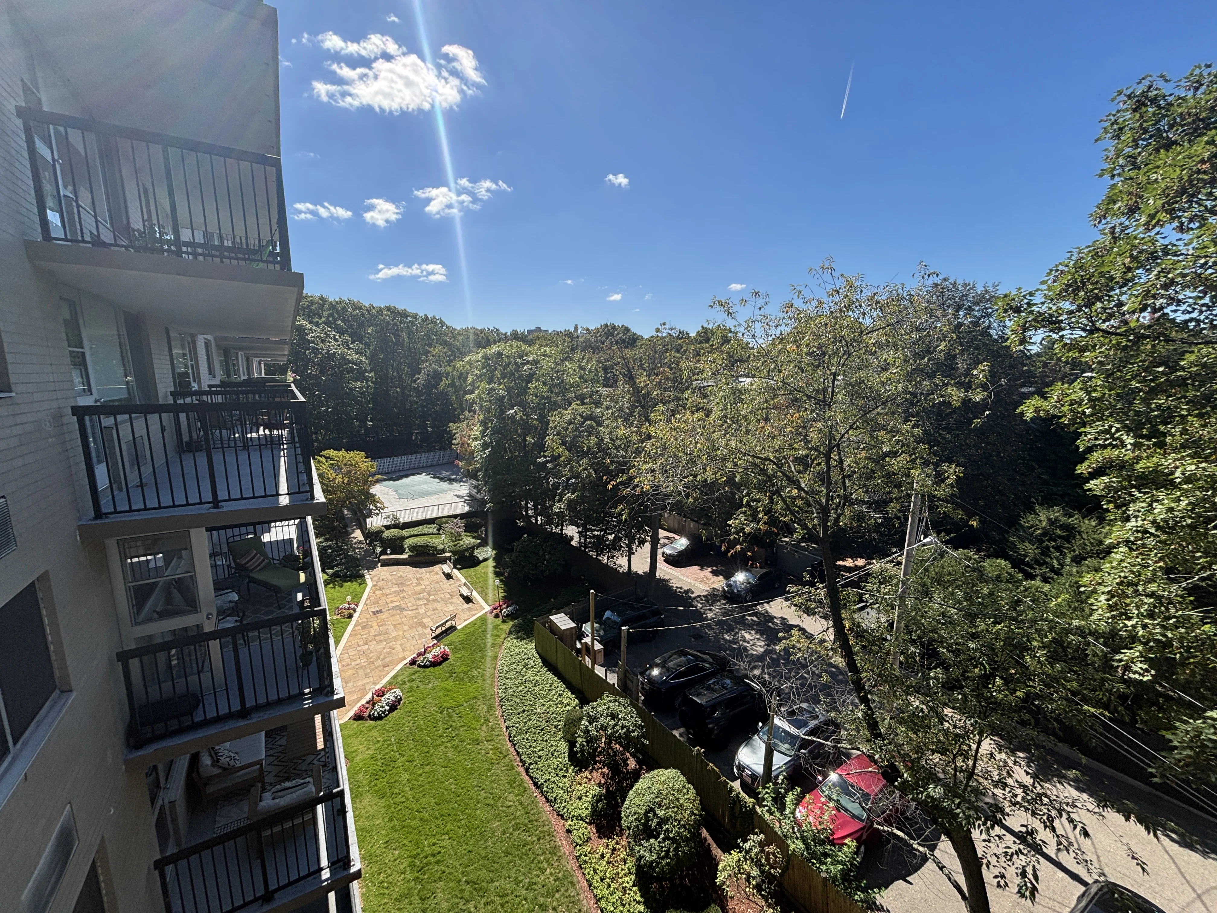 101 Monmouth St, Longwood