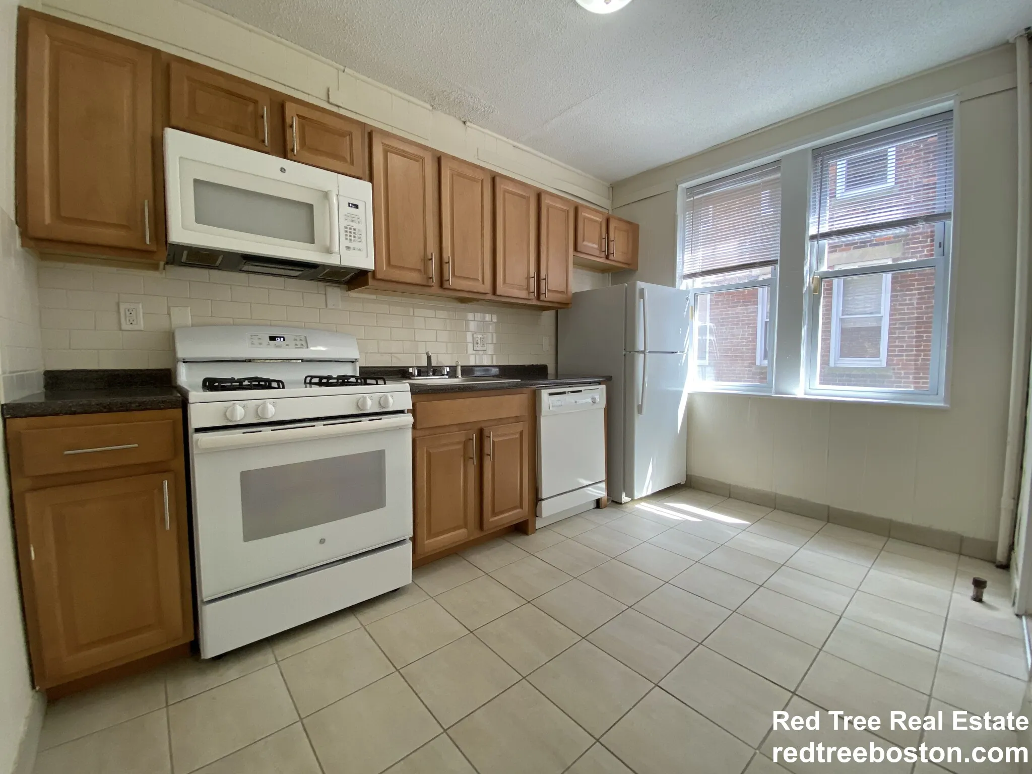 518 Cambridge St, Allston