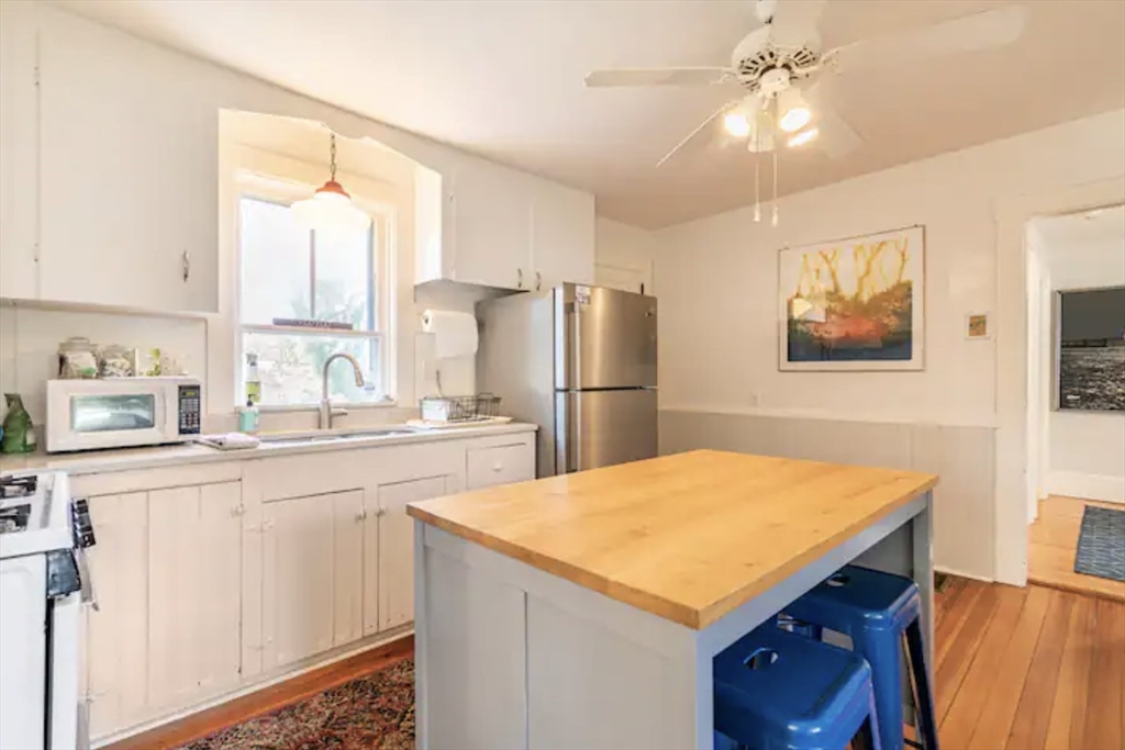 1847 Main Rd, Westport Point