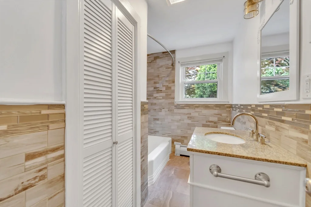 8 Greystone Ave, Bradford