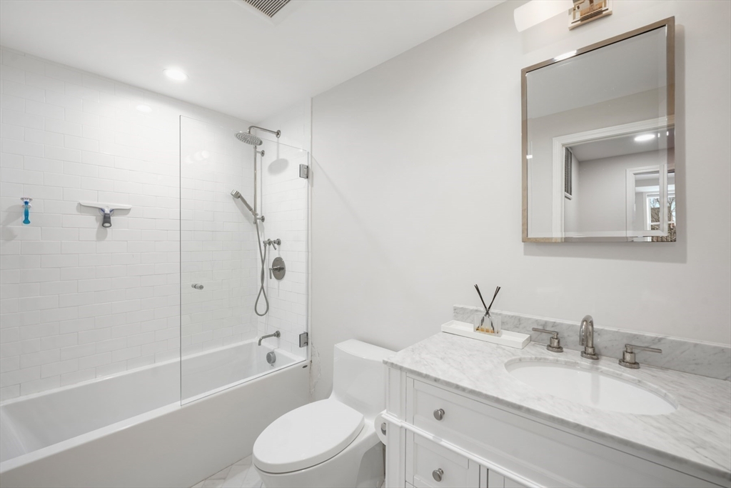 403 Marlborough St, Back Bay