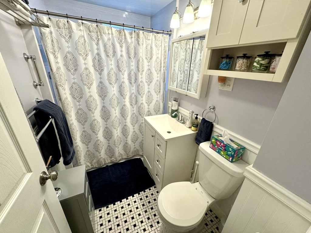 8 Kahler Ave, Milton