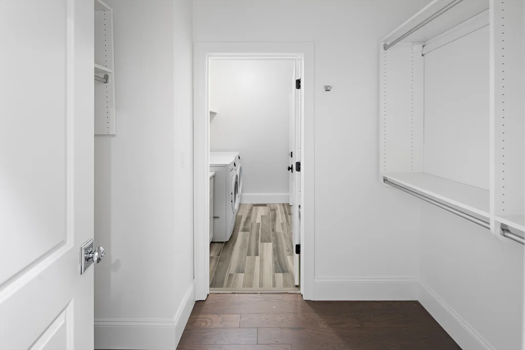 19 Lily Pond Ln, Lexington