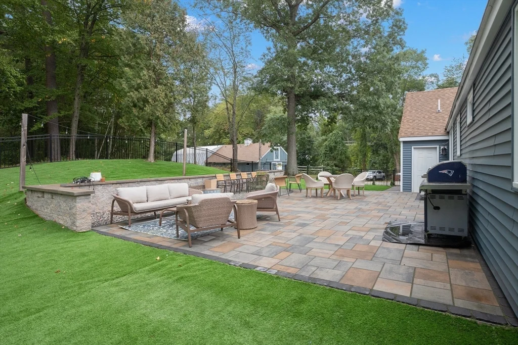 123 Pond St, Georgetown