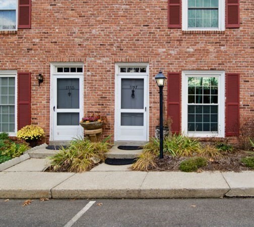 1157 Dickinson St, Forest Park