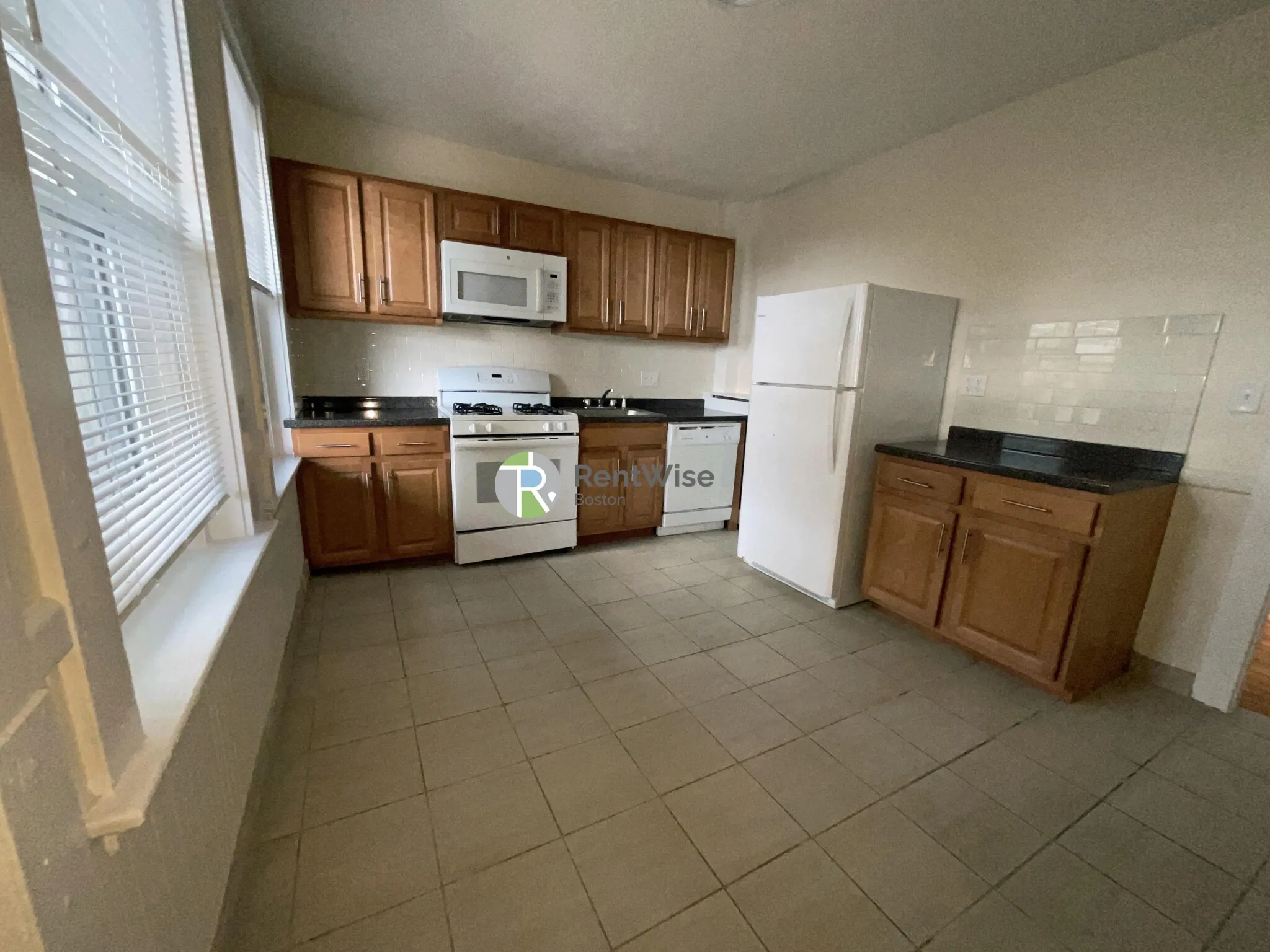 6 Barrows St, Allston