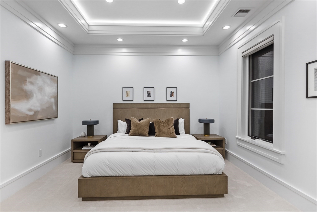 138 Woodland Rd, Brookline