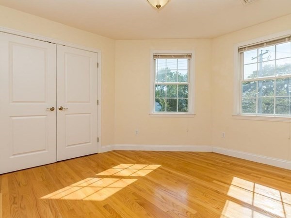 37 Hiawatha Ave, Waltham