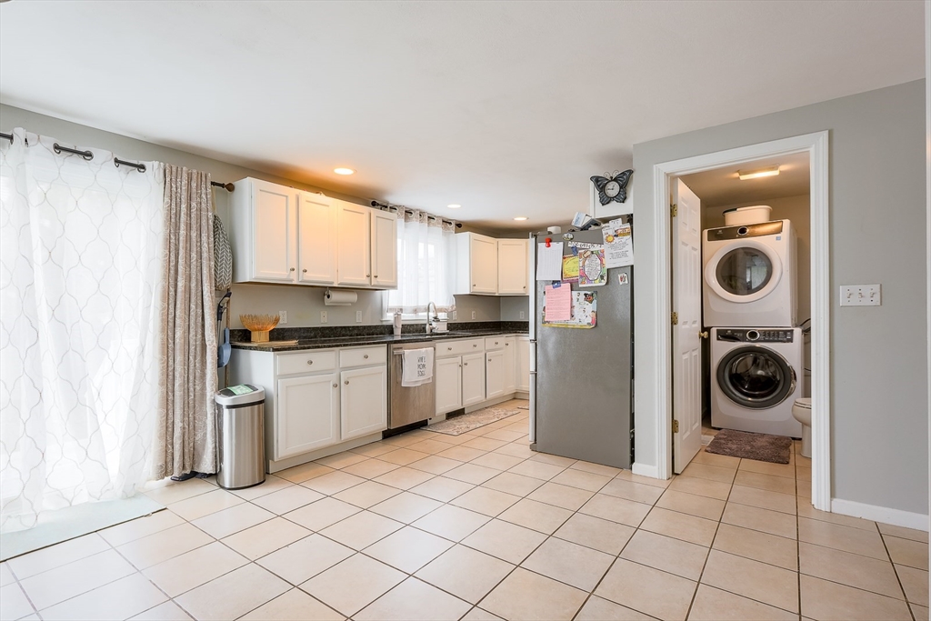 348 Osgood St, North Andover