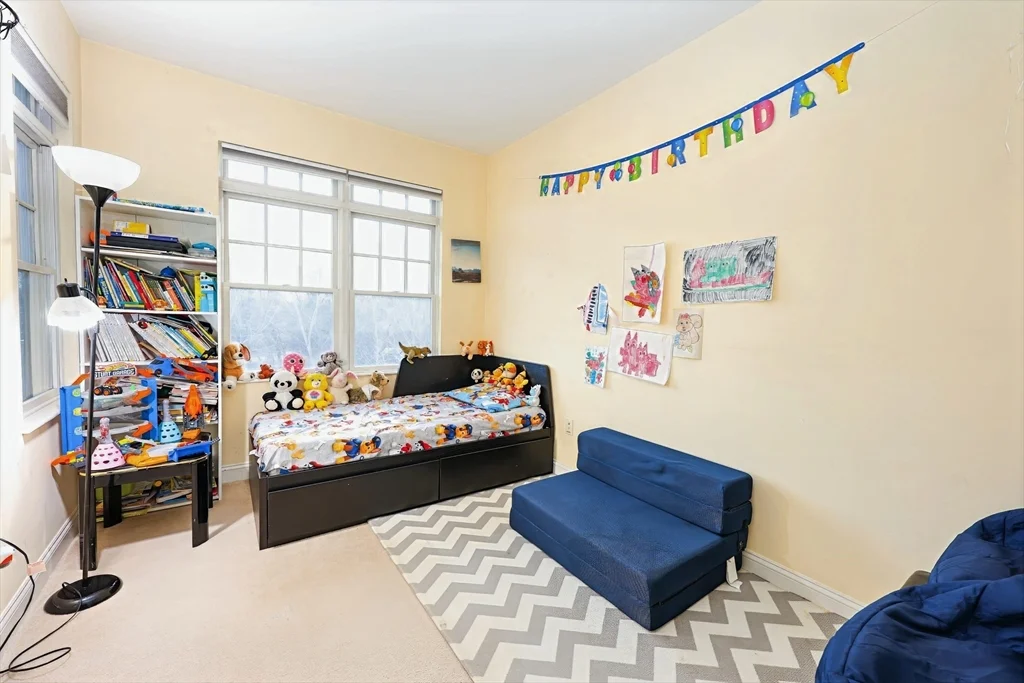 614 Pond St, Braintree