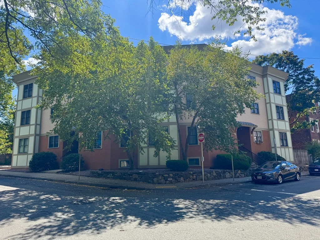 81 Westminster Ave, Roxbury