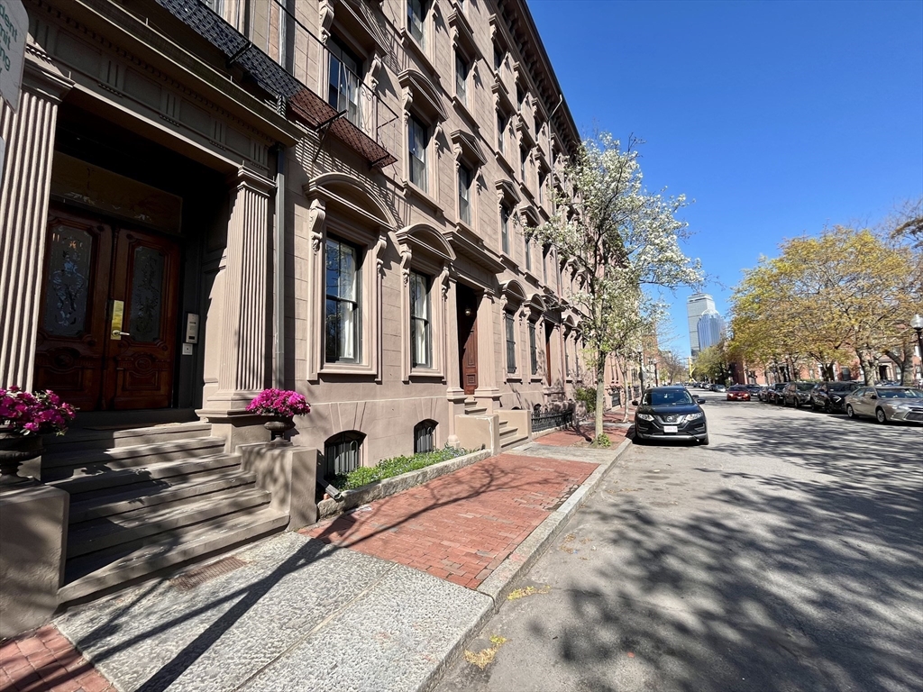 37 W Newton St, South End