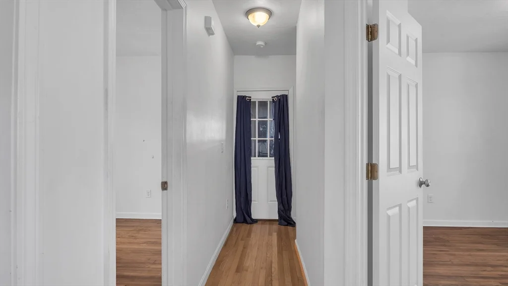 1442 Main St, Worcester