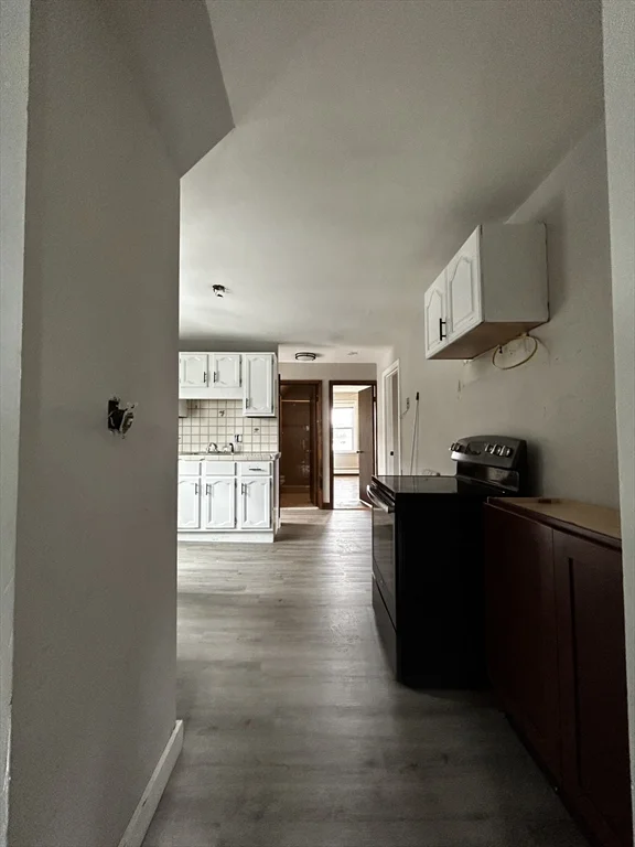 137 Florence, Everett