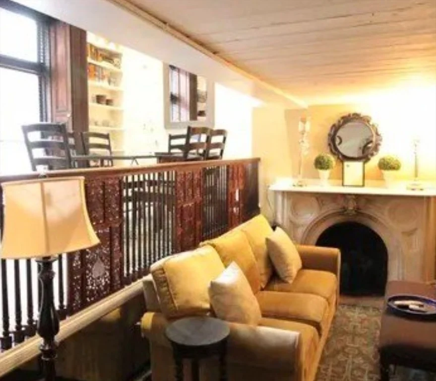 113 Beacon, Back Bay