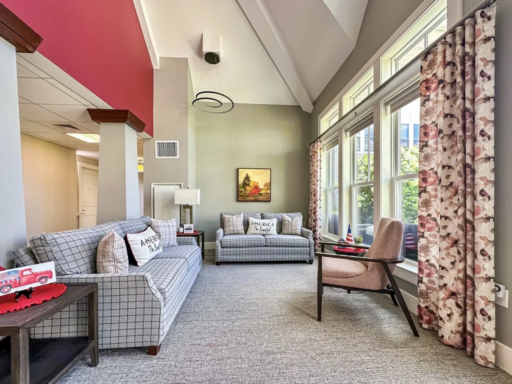 25 Stonehaven Dr, Weymouth