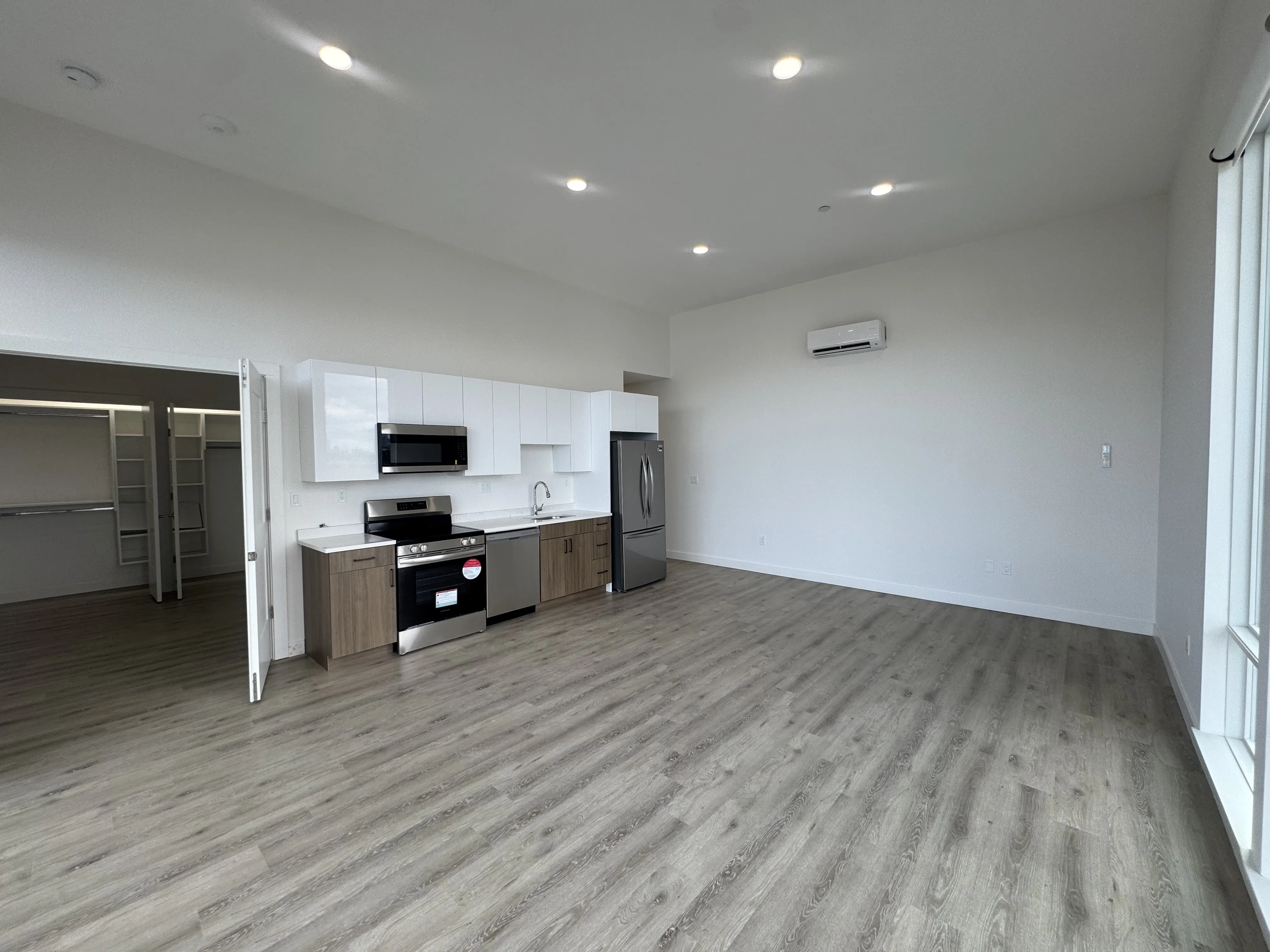 319 Broadway, Everett