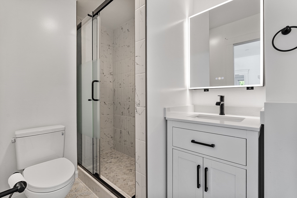 279 E Squantum St, North Quincy