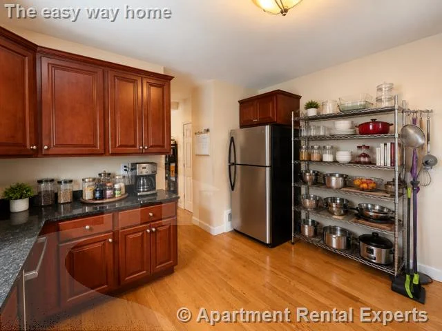 217 Willow Ave, Davis Square
