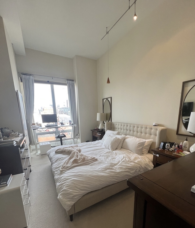 360 Newbury St, Back Bay