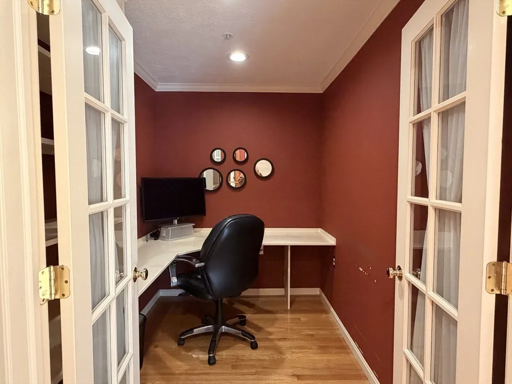 7 Conant Rd, Winchester