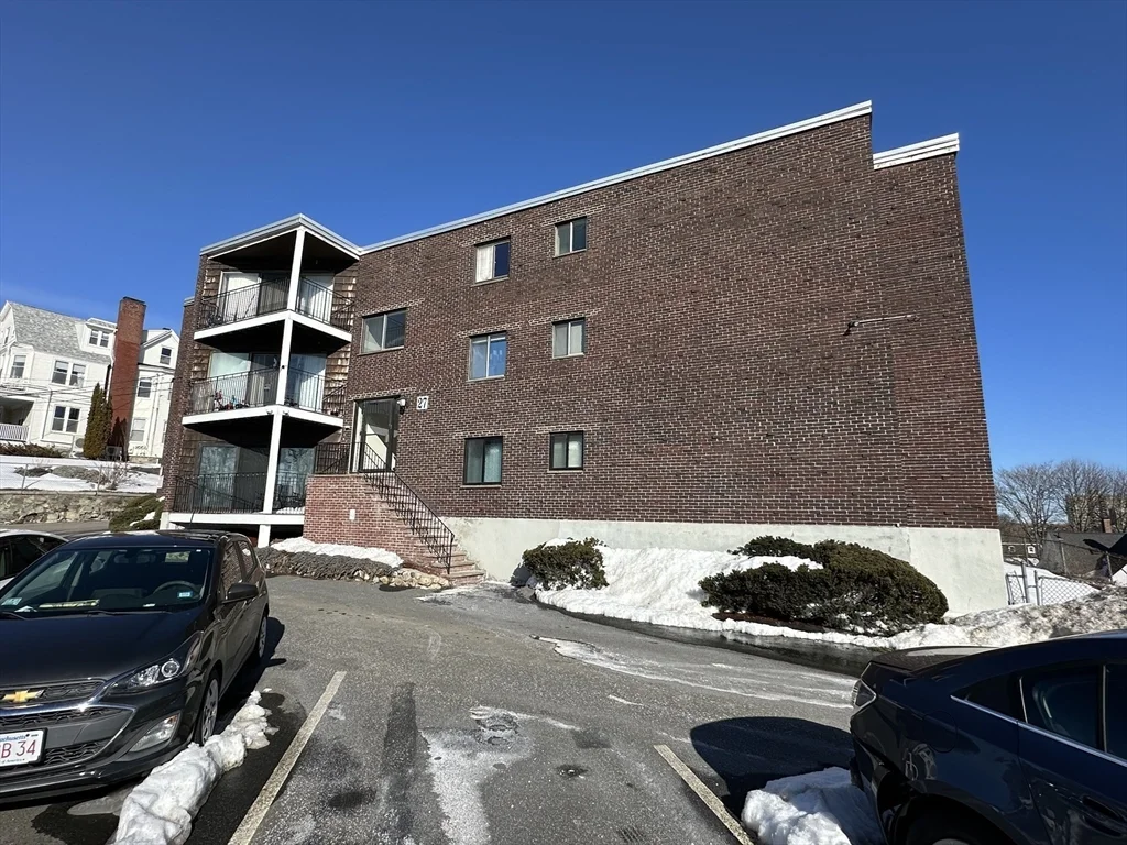 27 Alpine St, West End