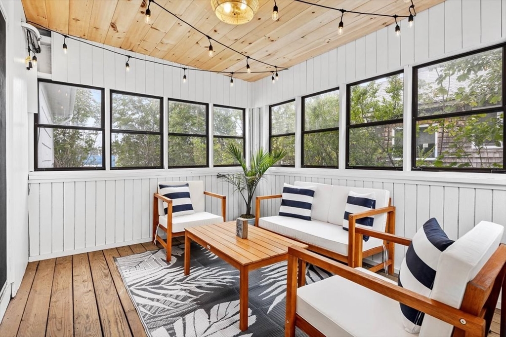 80 Central Ave Summer, Hull