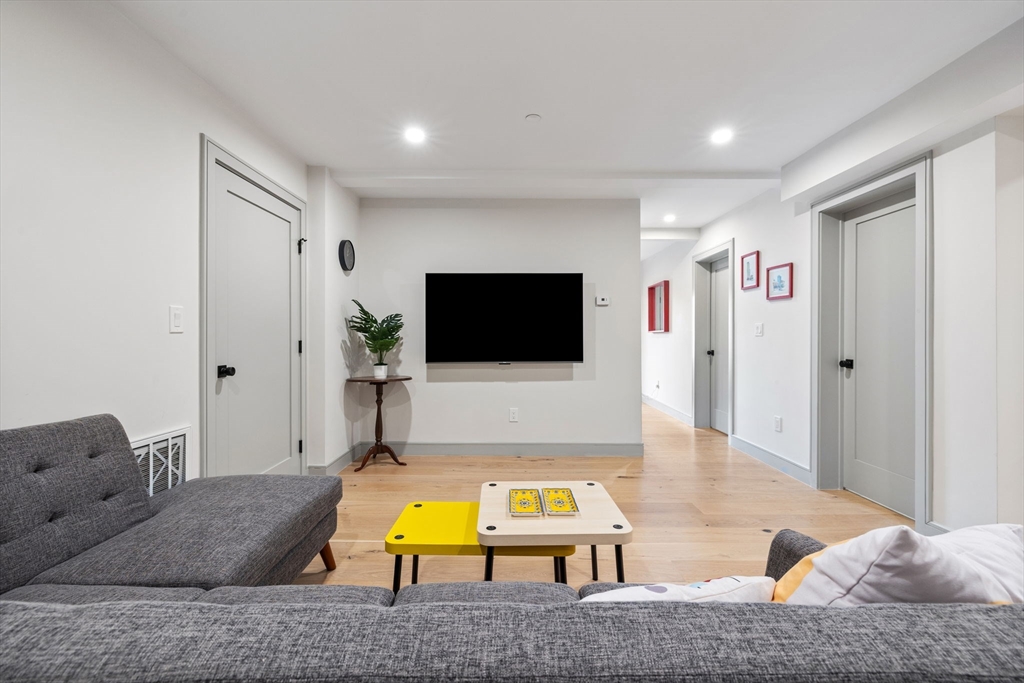 151 Mason Ter, Brookline