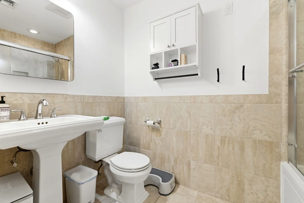 366 W 2nd St, South Boston