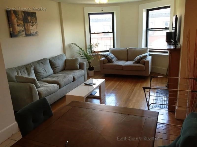 128 Hemenway St, Fenway