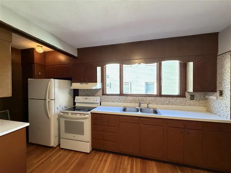 30 Medford St, South Medford