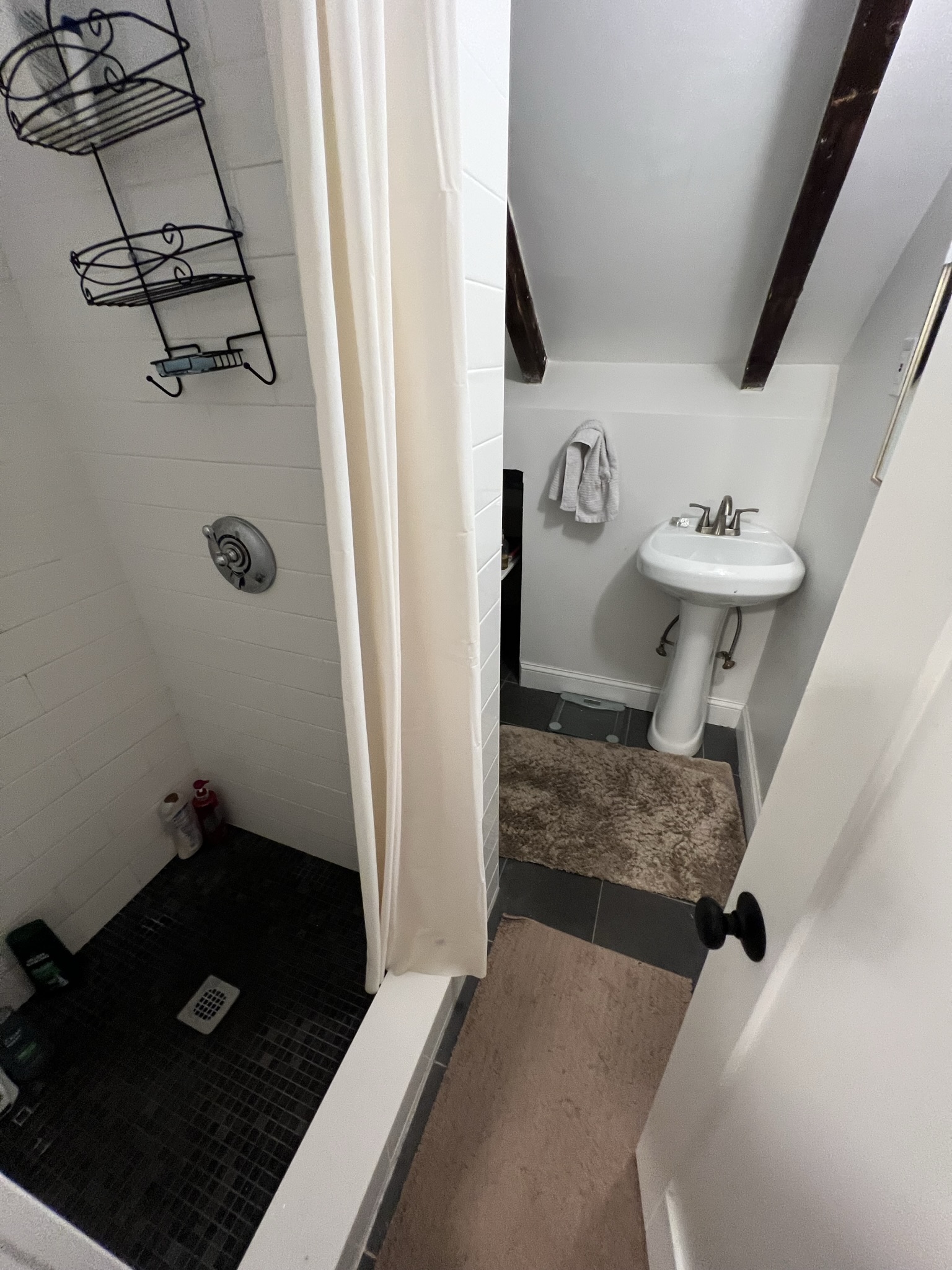 221 West 2nd St, South Boston