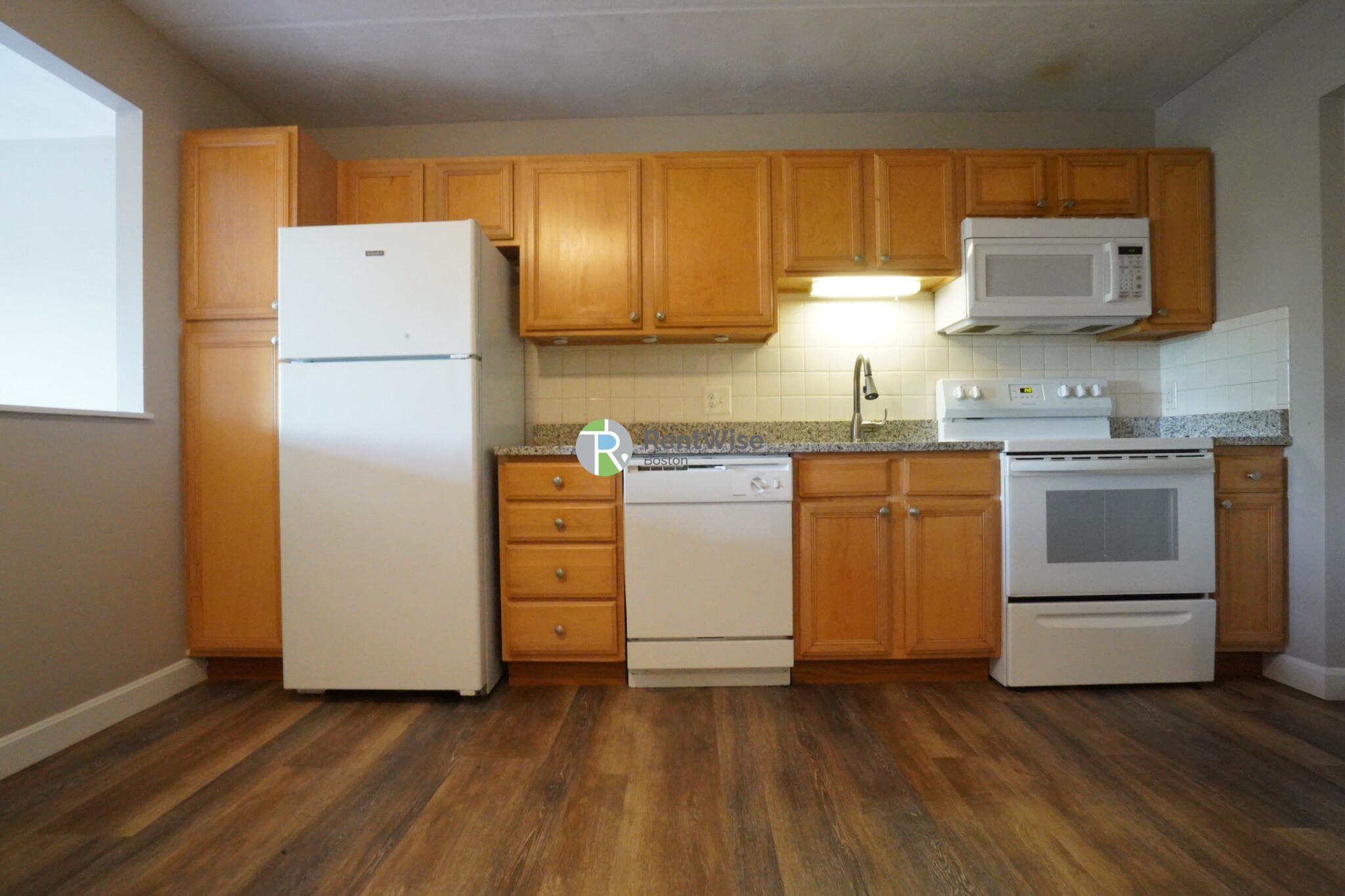 12 Cottage Ct, Nonantum