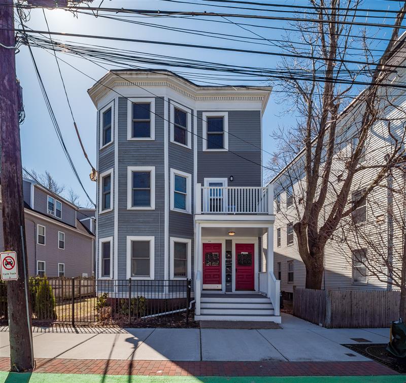 318 Beacon St, Ward Two