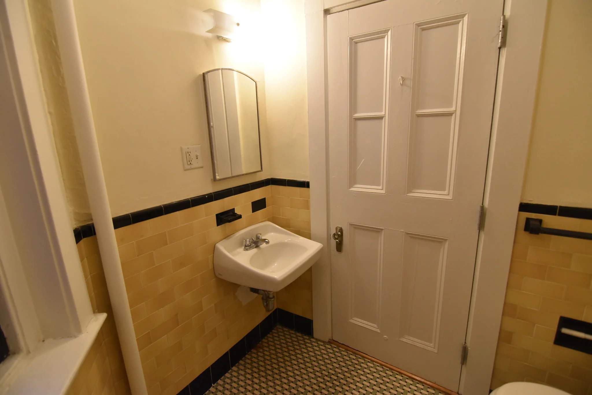 504 Beacon St, Fenway