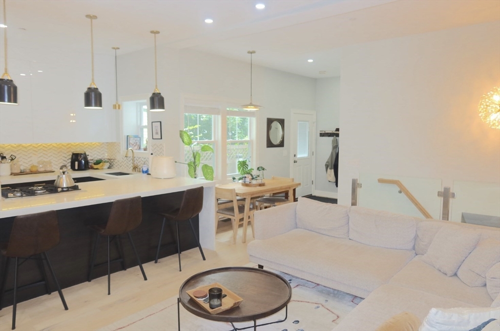 94 Bunker Hill, Charlestown