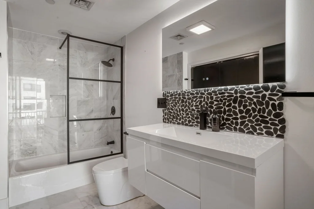 10 Ocean Ave, Revere Beach