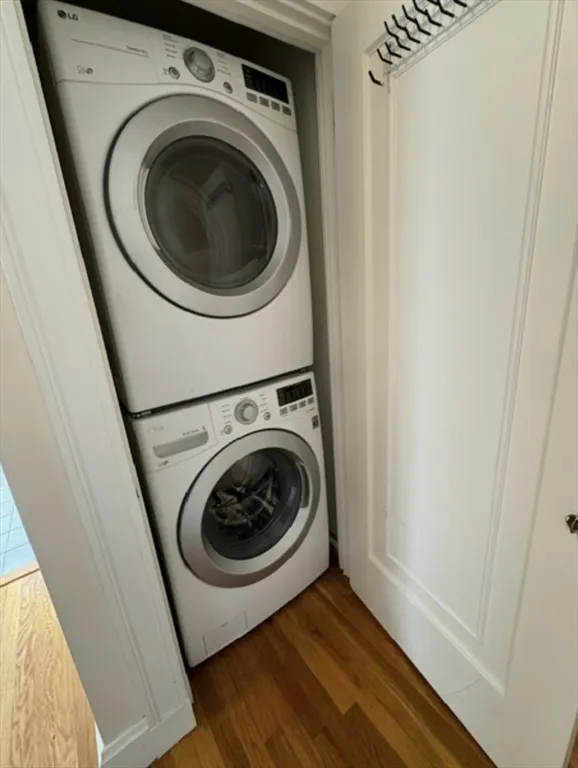 124 Langley Rd, Newton