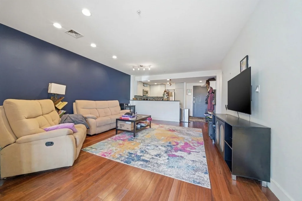 533 Cambridge St, Allston