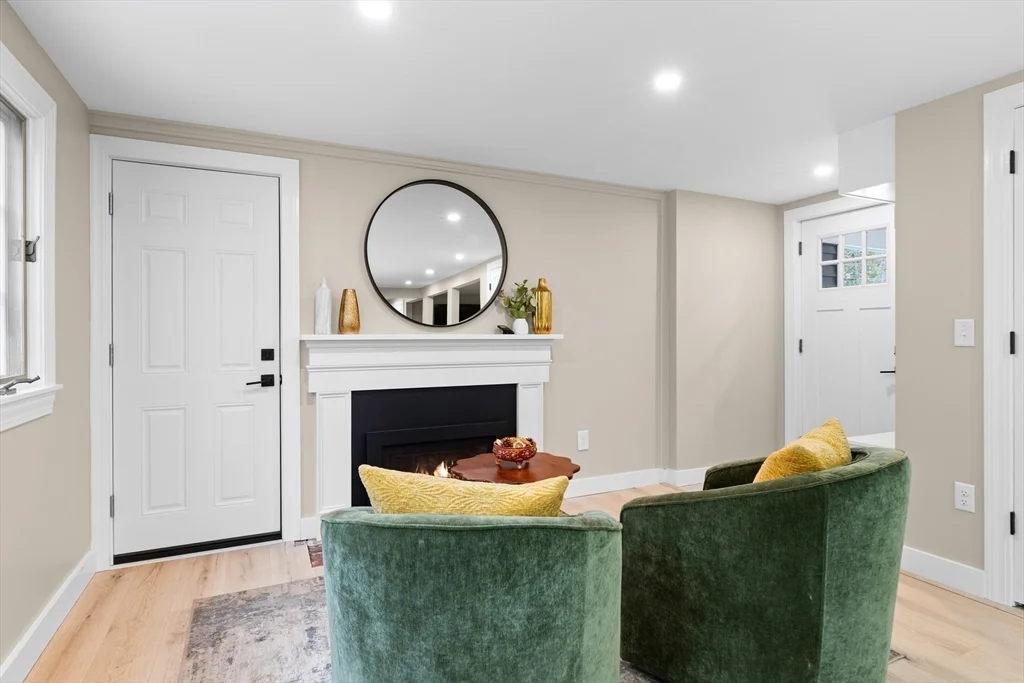 123 Pond St, Georgetown