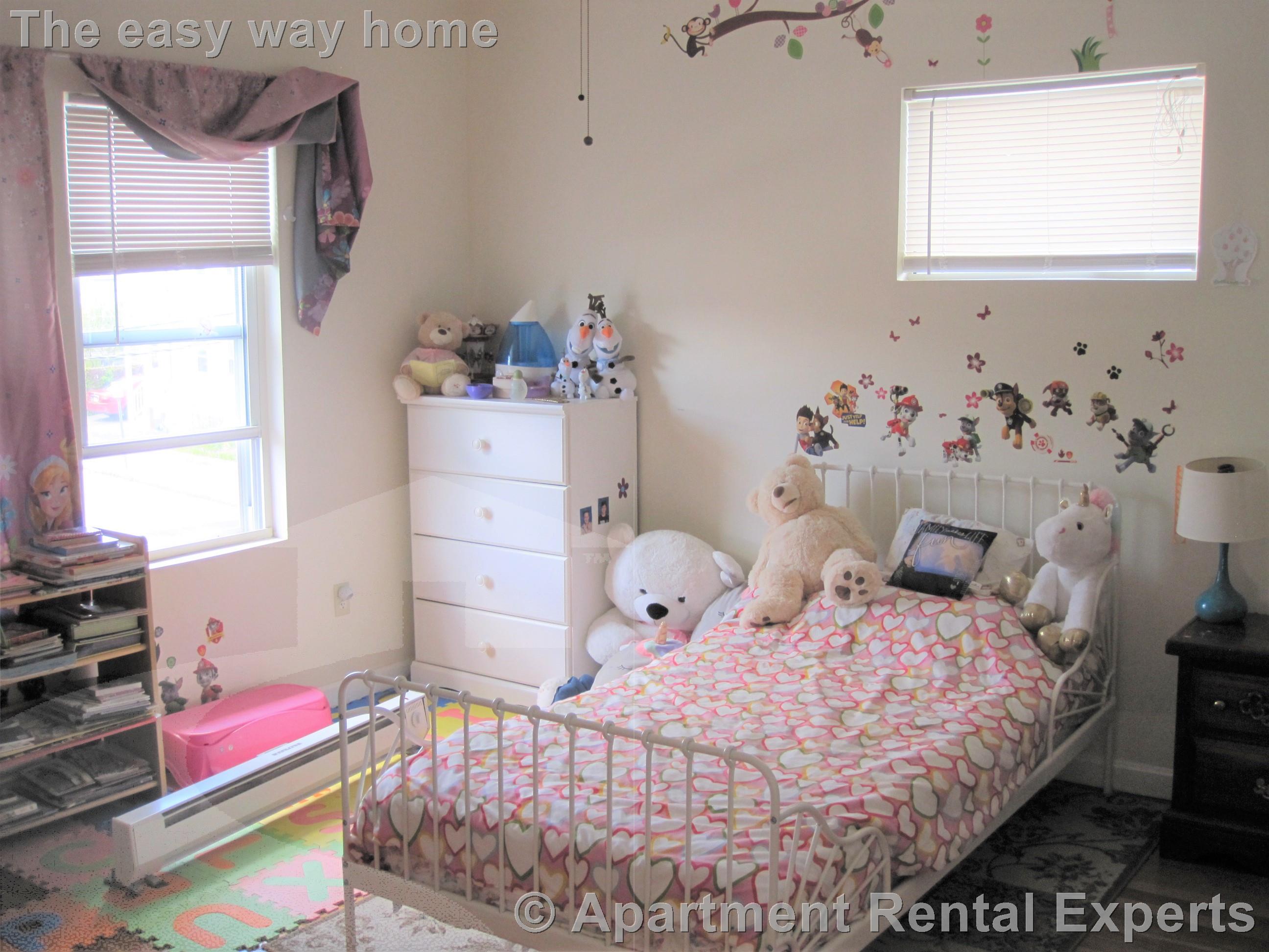 59 Windsor Rd, Tufts